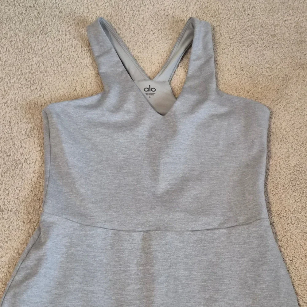 Alo Yoga Alosoft Courtside Tenniscore Dress Skort Grey V-Neck Activewear Large